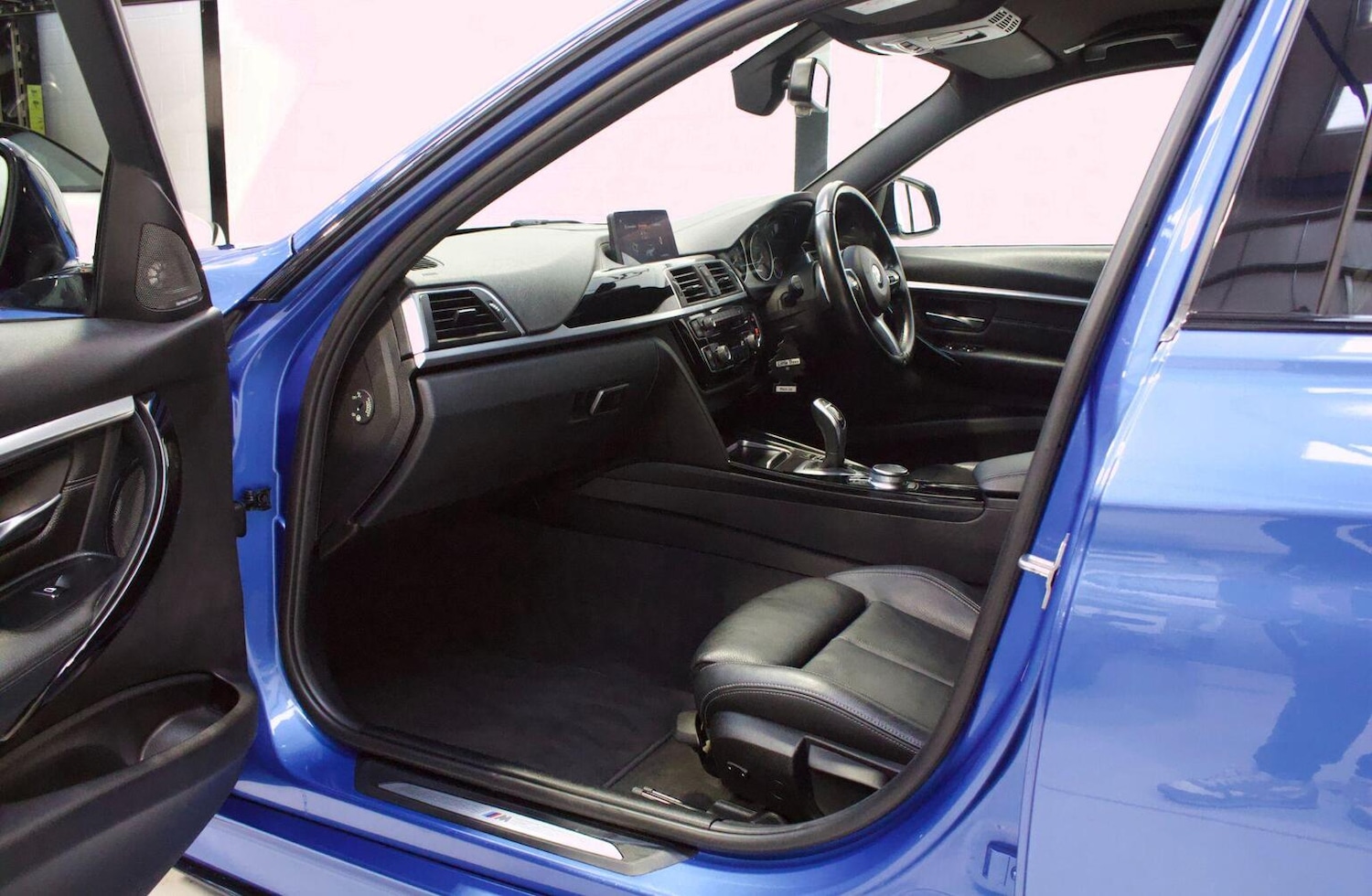 Used BMW 3 Series 2018 for sale - 76565187: Photo 27