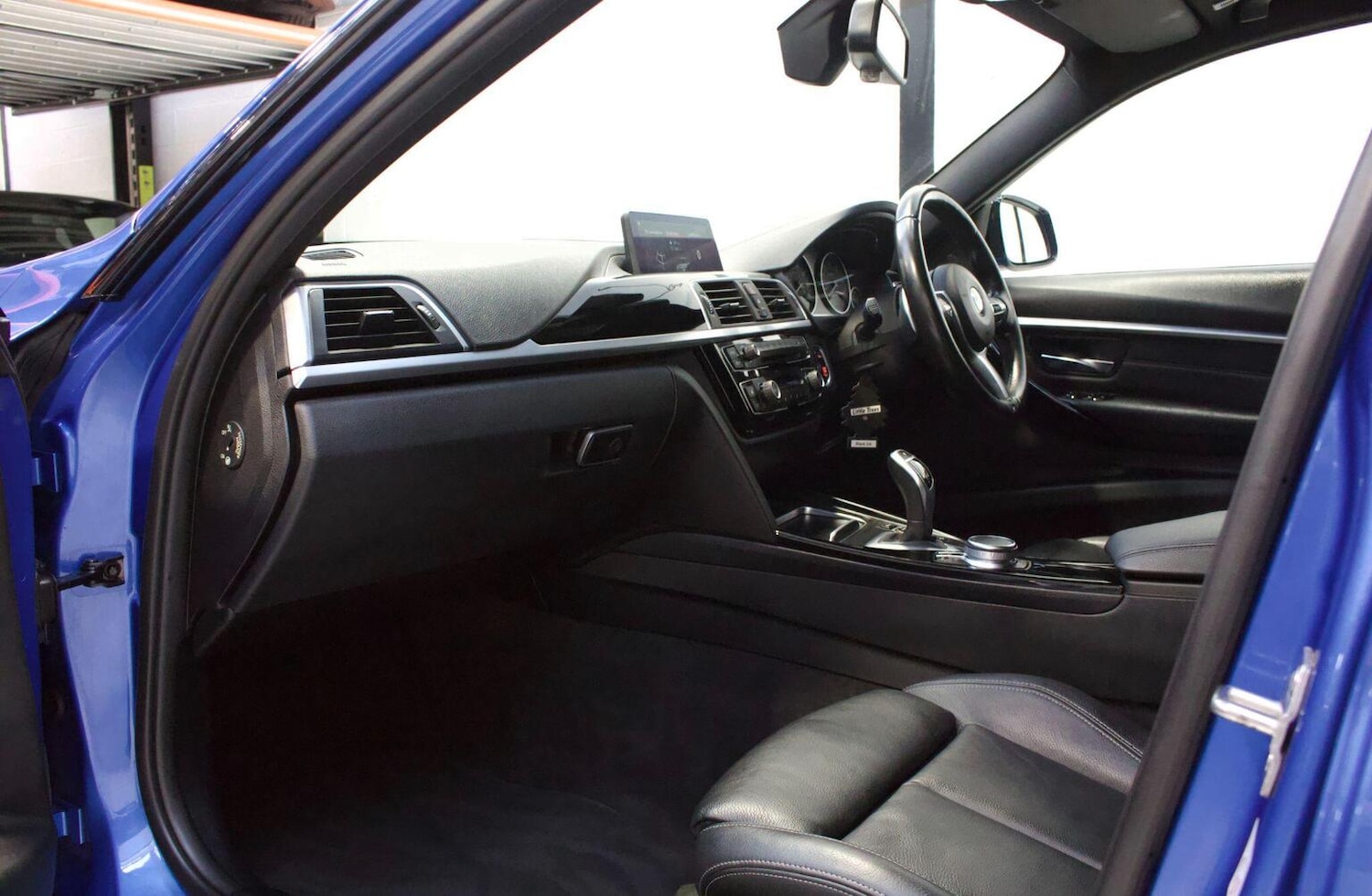 Used BMW 3 Series 2018 for sale - 76565187: Photo 37