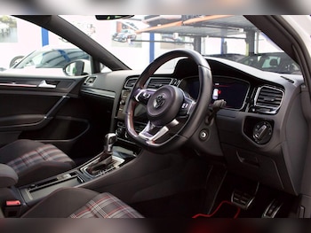 Used Volkswagen Golf 2019 for sale - 76430942: Photo