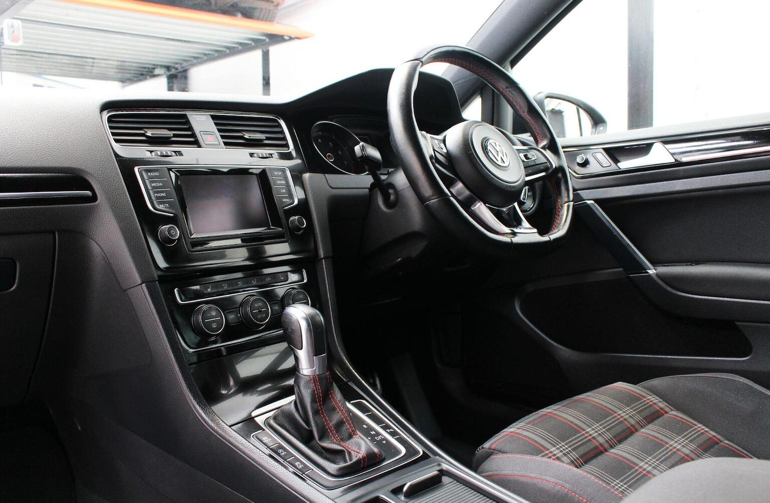 Used Volkswagen Golf 2014 for sale - 76935264: Photo 24