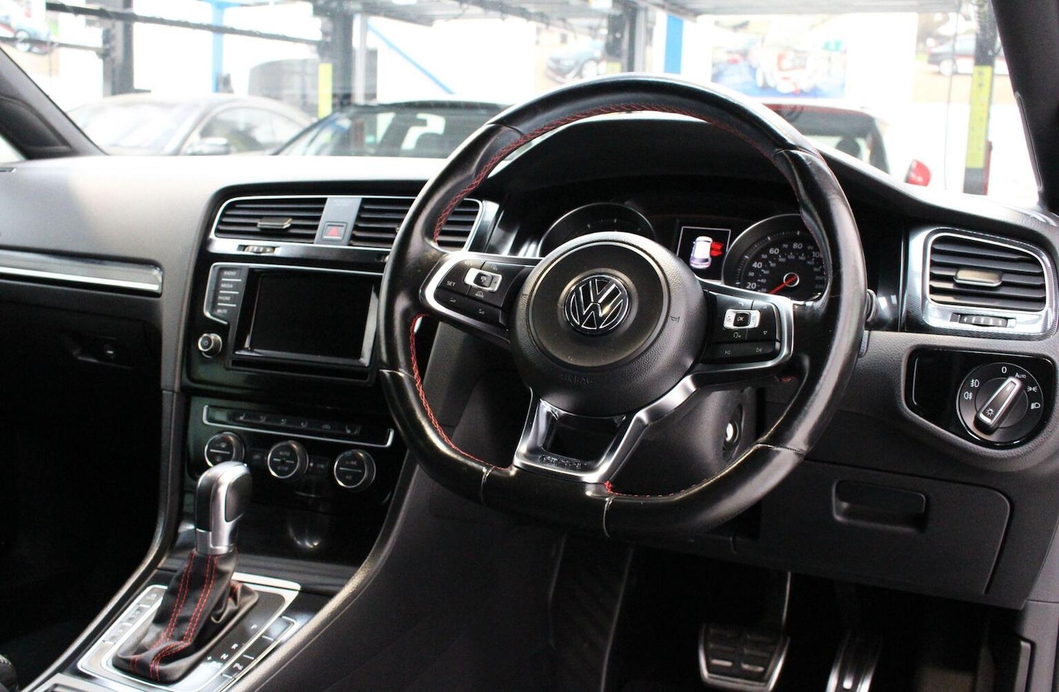 Used Volkswagen Golf 2014 for sale - 76935264: Photo 3