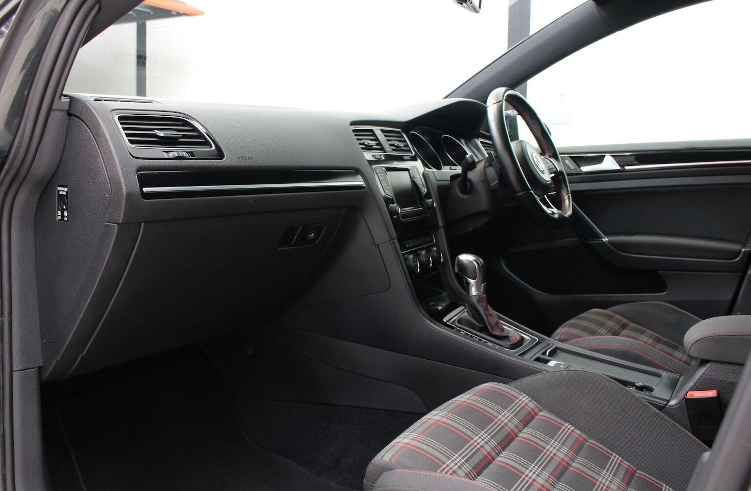 Used Volkswagen Golf 2014 for sale - 76935264: Photo 32