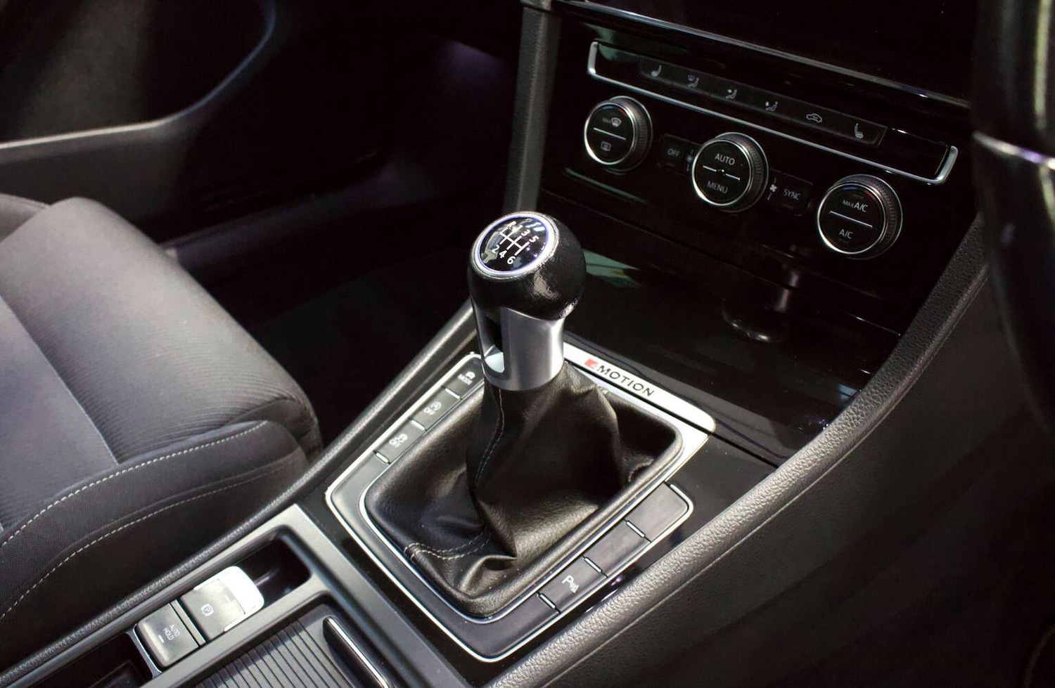 Used Volkswagen Golf 2017 for sale - 77077131: Photo 23