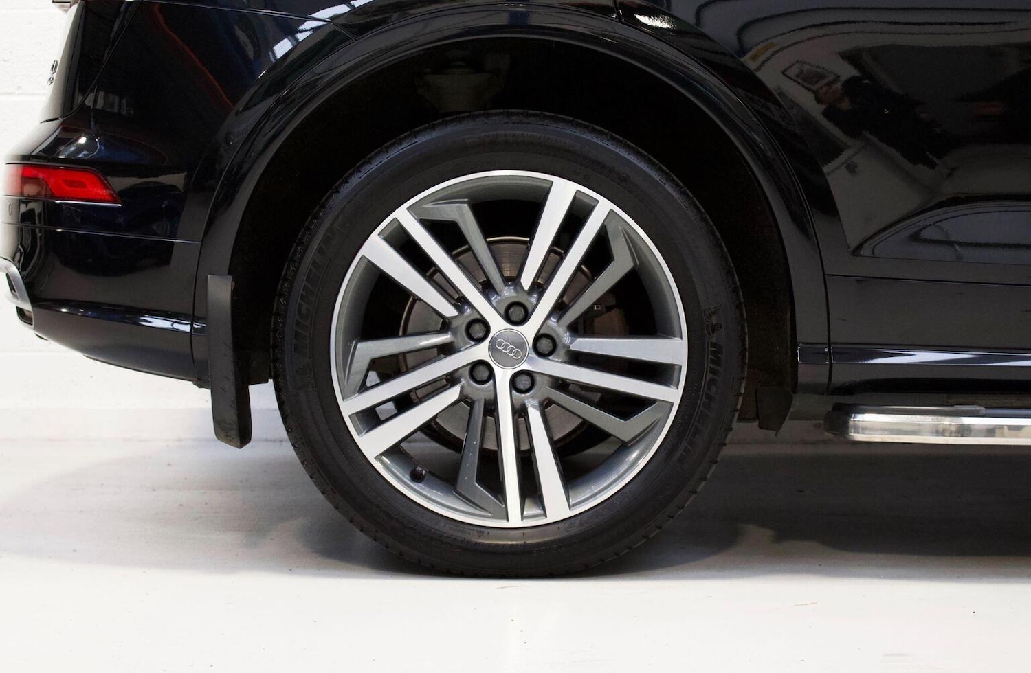 Used Audi Q5 2017 for sale - 76637411: Photo 55