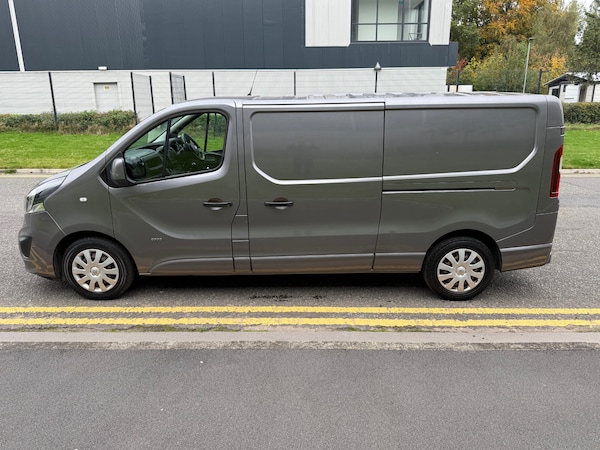 Used Vauxhall Vivaro 2017 for sale - 76256816: Photo 3