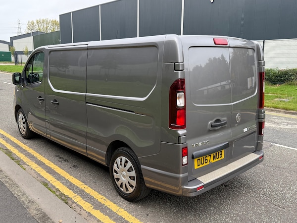 Used Vauxhall Vivaro 2017 for sale - 76256816: Photo 4