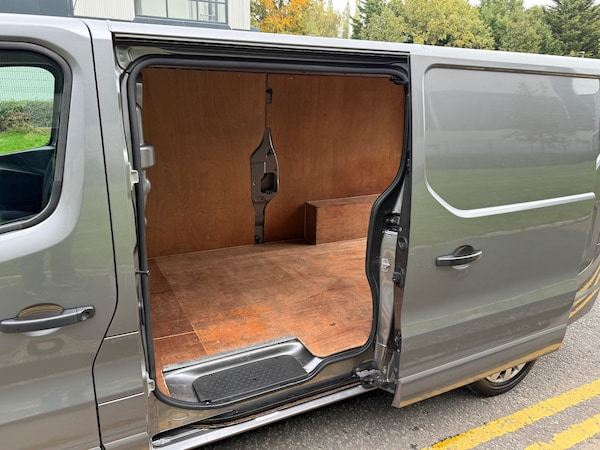 Used Vauxhall Vivaro 2017 for sale - 76256816: Photo 9