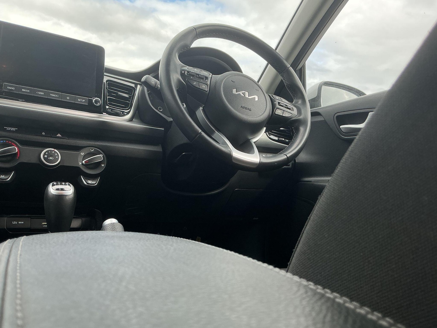 Used Kia Rio 2023 for sale - 76659377: Photo 11