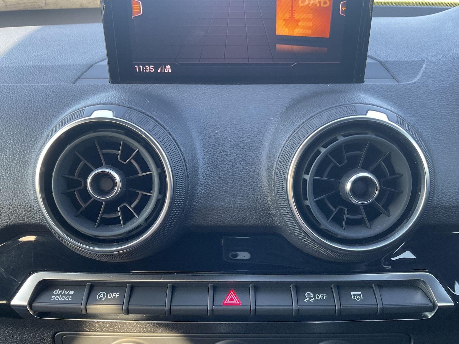 Used Audi Q2 2020 for sale - 76607269: Photo 85