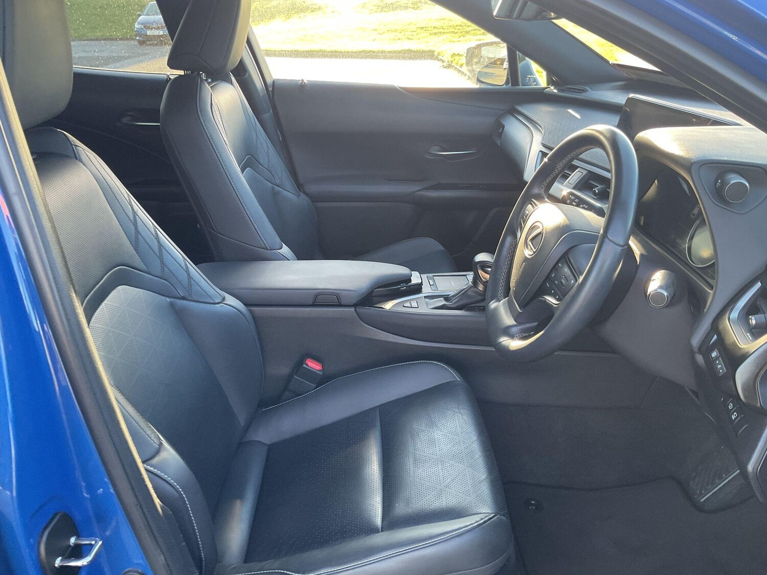 Used Lexus UX 2020 for sale - 76189507: Photo 59