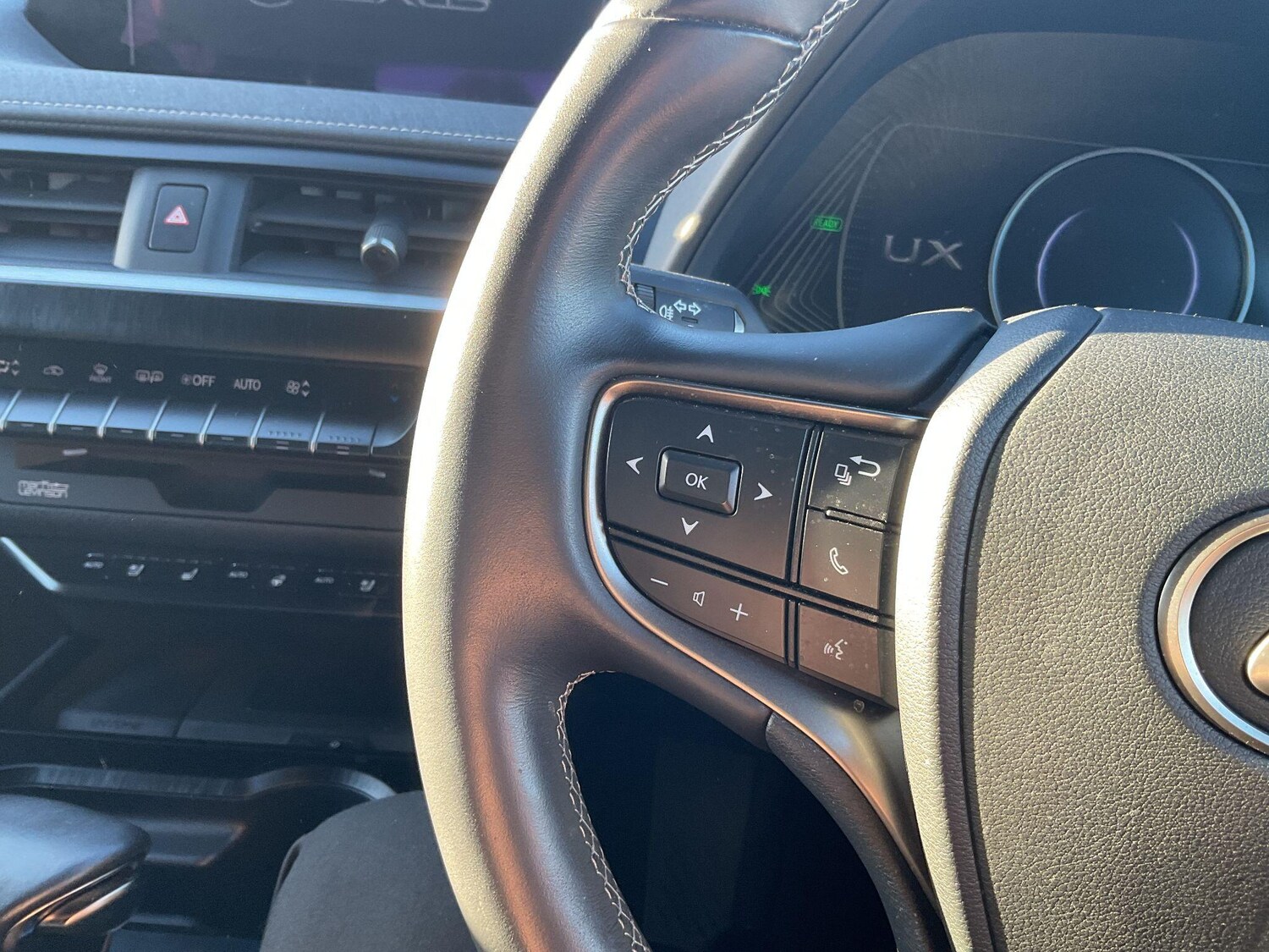 Used Lexus UX 2020 for sale - 76189507: Photo 67