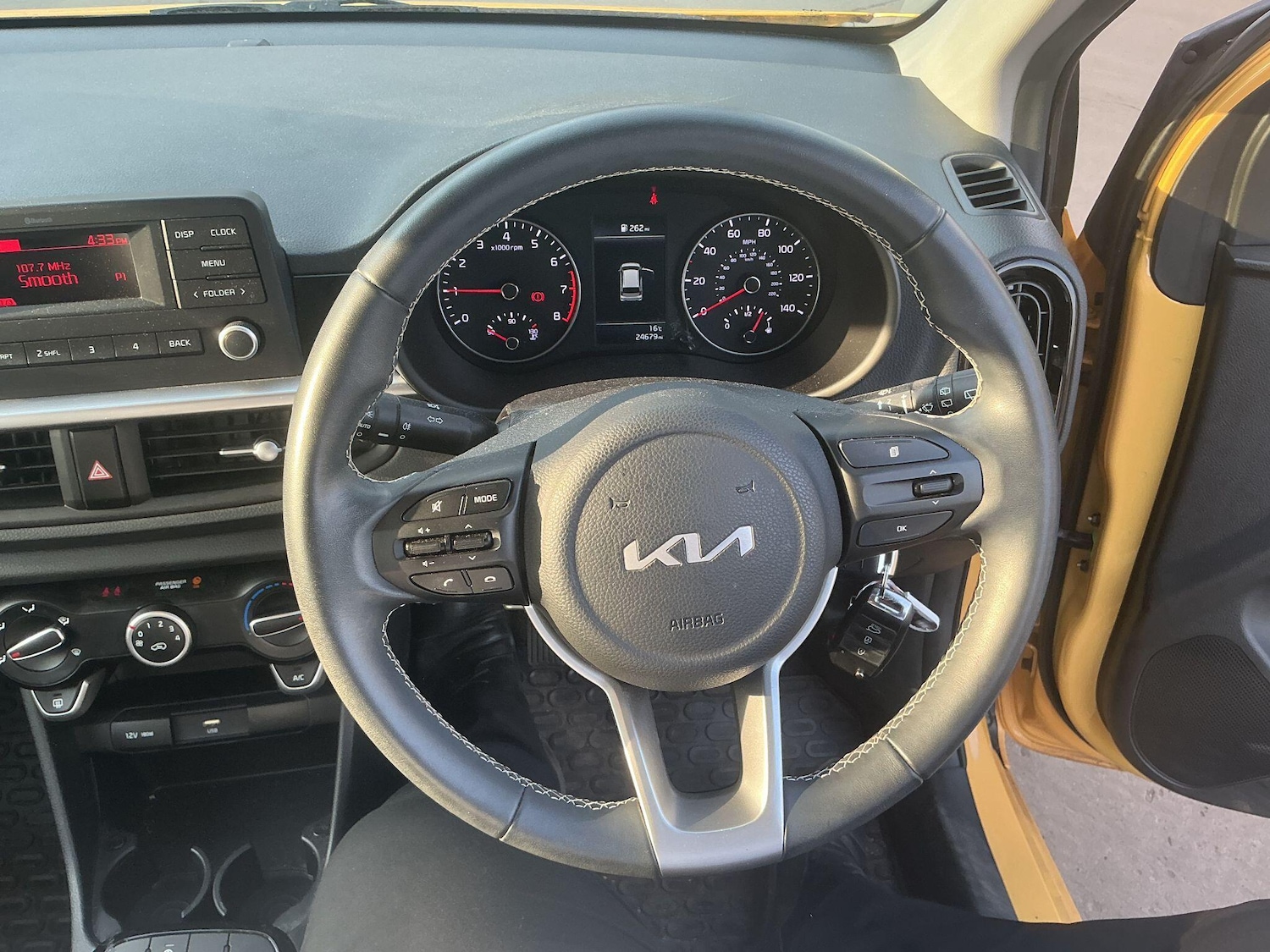 Used Kia Picanto 2023 for sale - 77993556: Photo 32