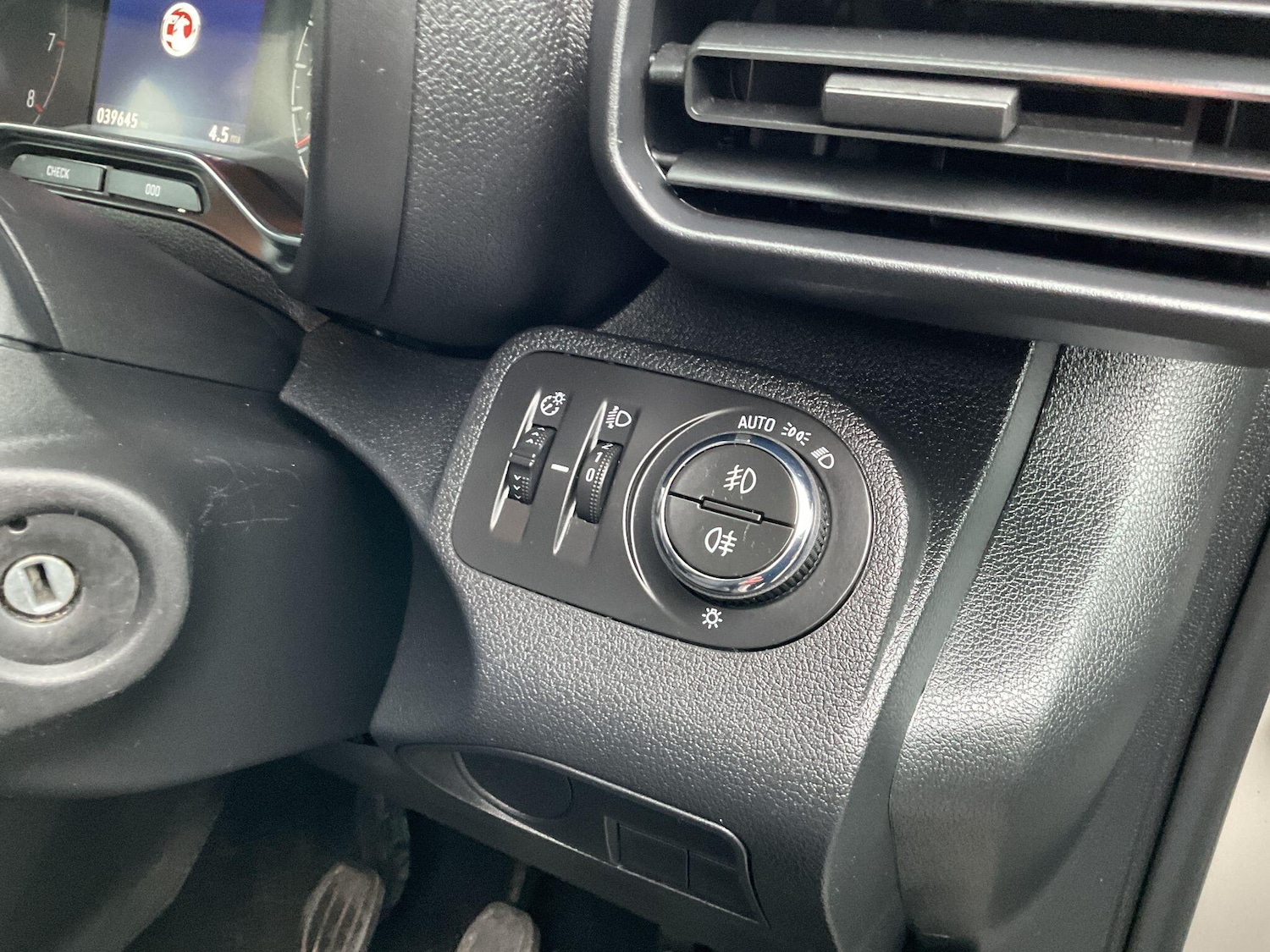 Used Vauxhall Combo Life 2021 for sale - 77345610: Photo 24