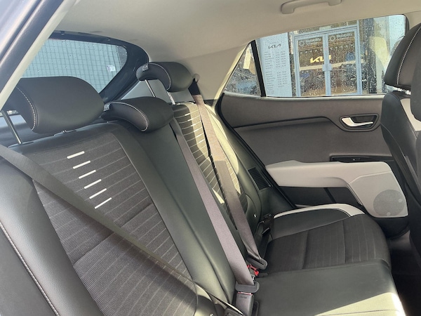Used Kia Stonic 2022 for sale - 76326356: Photo 19