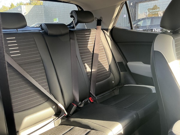 Used Kia Stonic 2022 for sale - 76326356: Photo 22