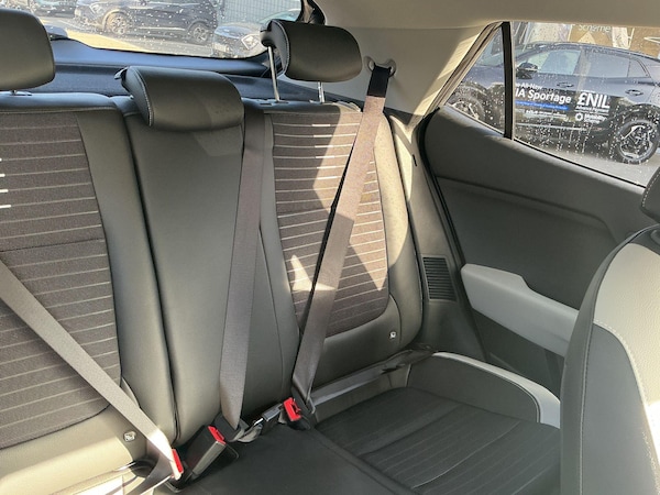 Used Kia Stonic 2022 for sale - 76326356: Photo 23
