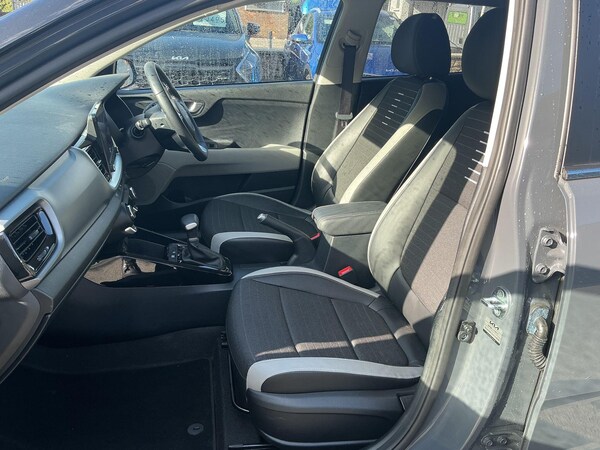 Used Kia Stonic 2022 for sale - 76326356: Photo 47