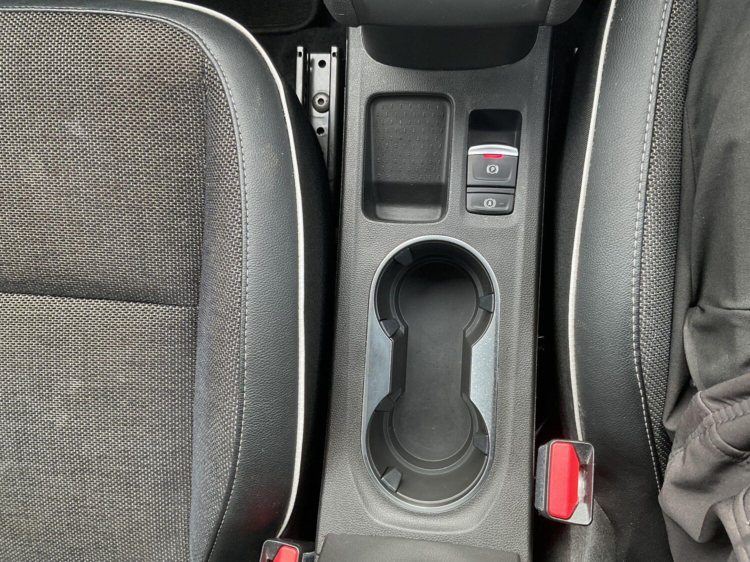 Used Renault Captur 2023 for sale - 76270392: Photo 12