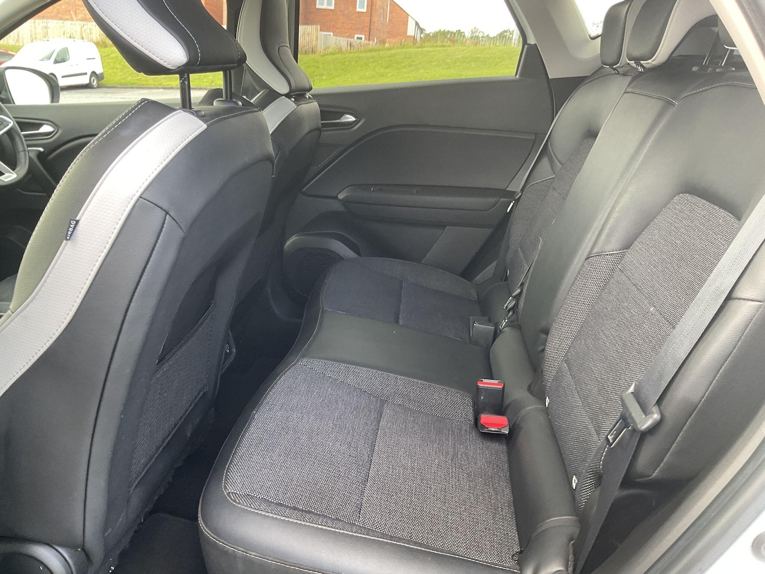 Used Renault Captur 2023 for sale - 76270392: Photo 17