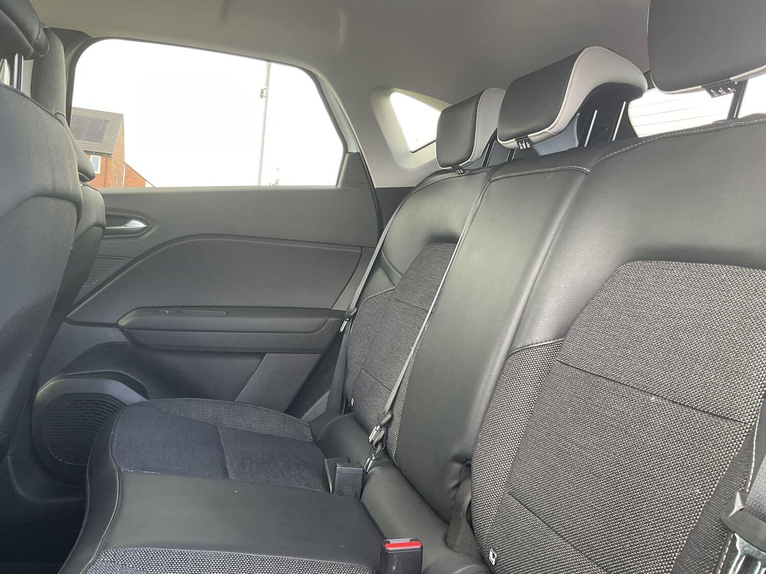 Used Renault Captur 2023 for sale - 76270392: Photo 18