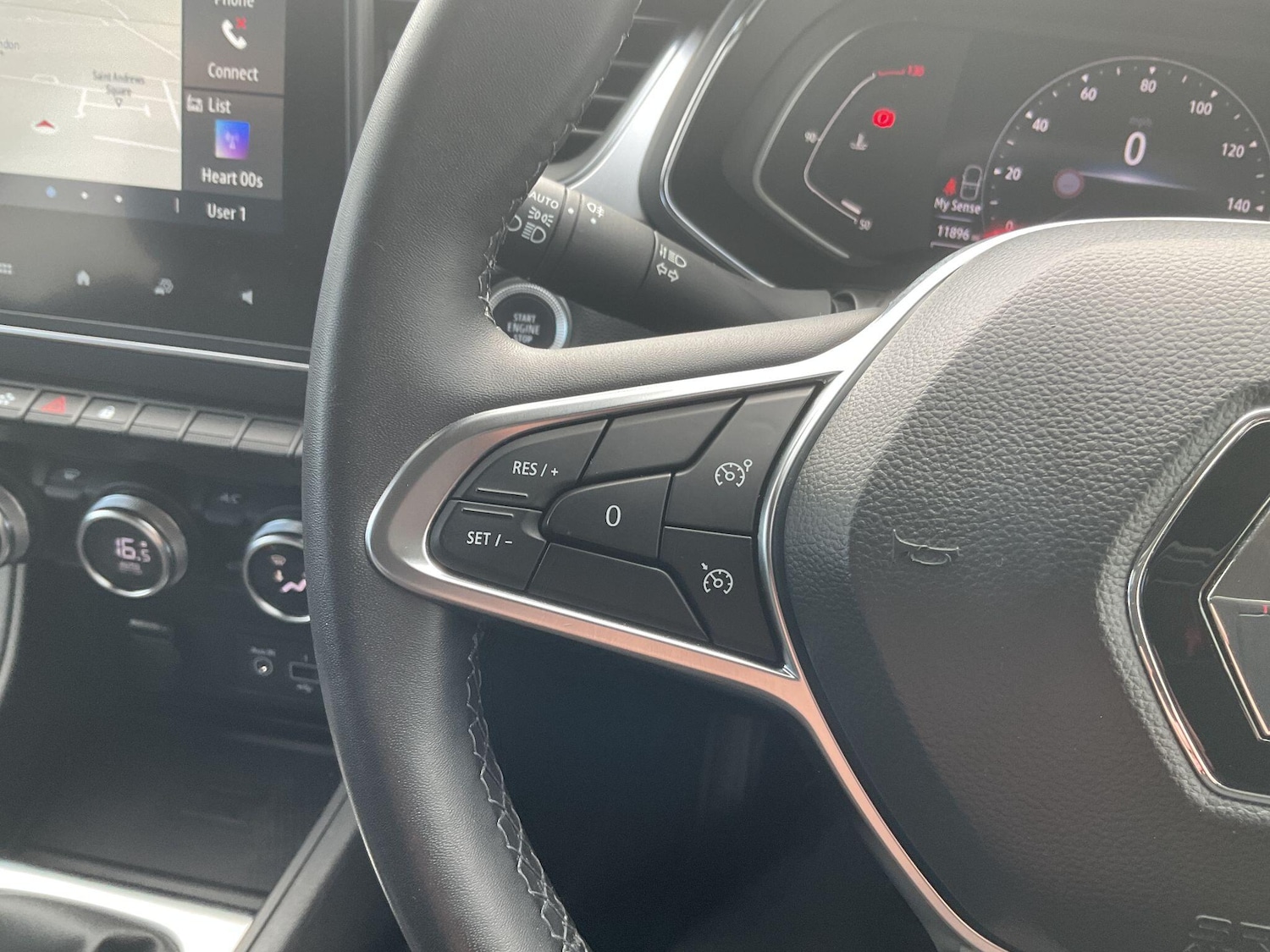 Used Renault Captur 2023 for sale - 76270392: Photo 27