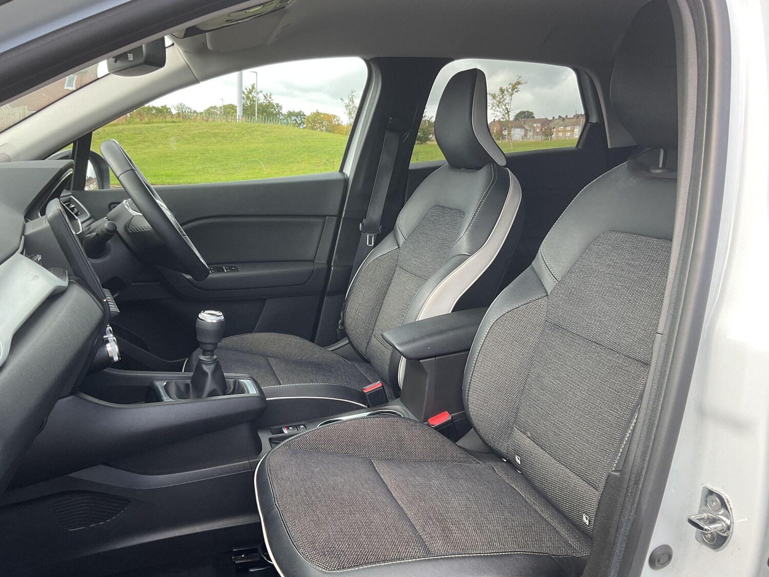 Used Renault Captur 2023 for sale - 76270392: Photo 63