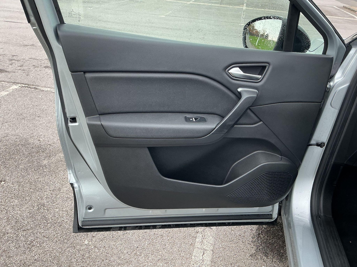 Used Renault Captur 2023 for sale - 76512182: Photo 32