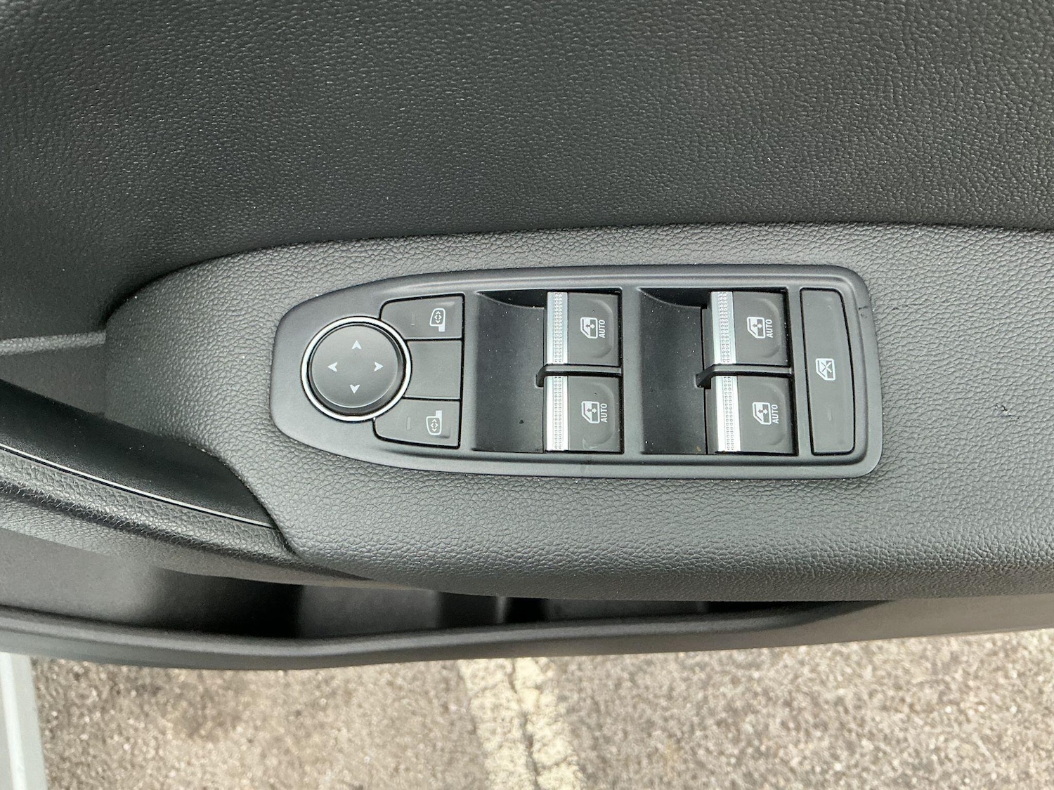 Used Renault Captur 2023 for sale - 76512182: Photo 41