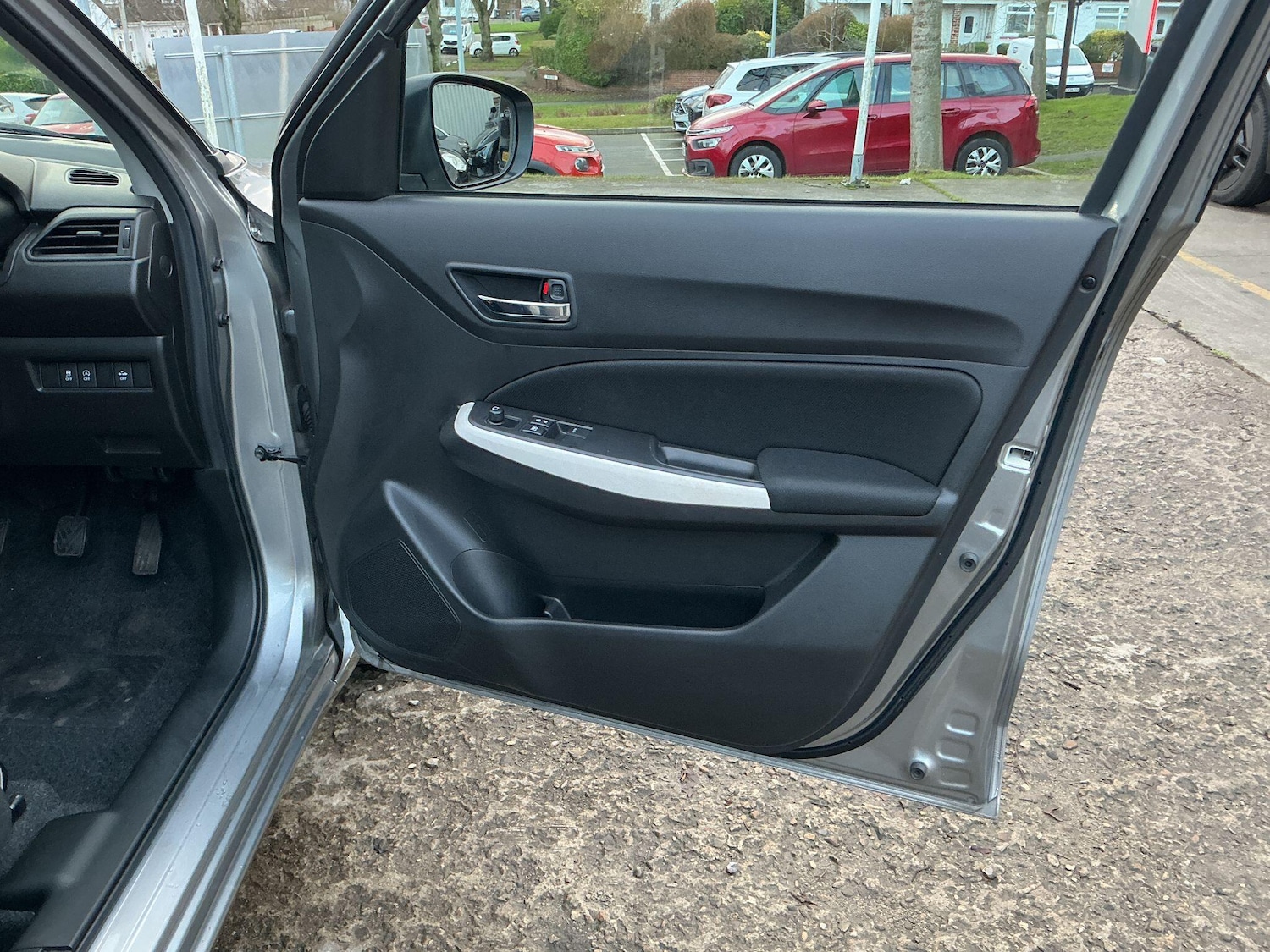 Used Suzuki Swift 2023 for sale - 77550017: Photo 40