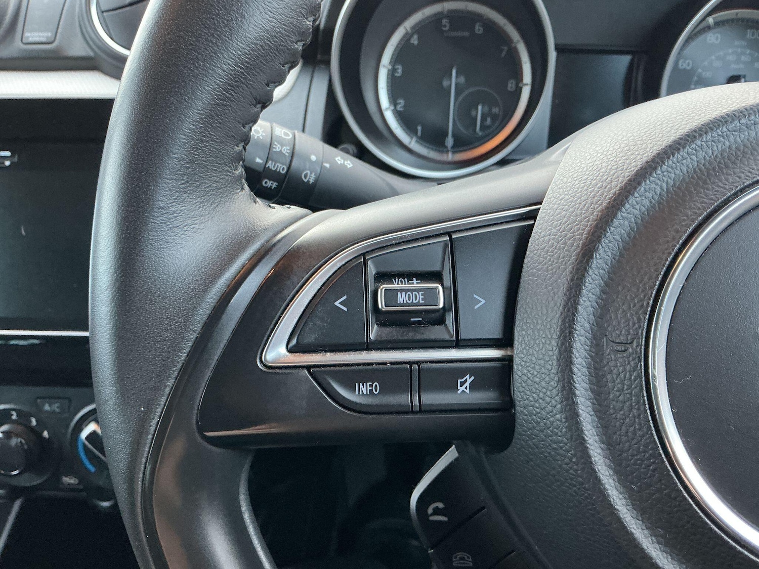 Used Suzuki Swift 2023 for sale - 77550017: Photo 48