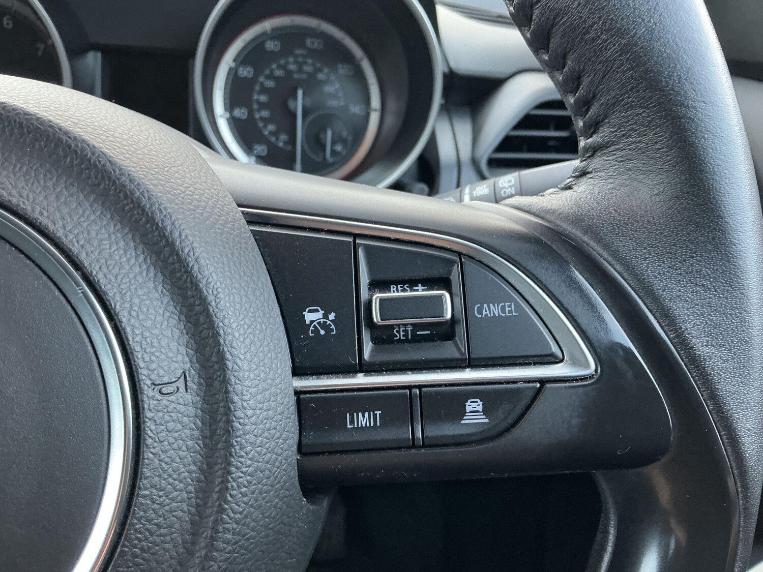 Used Suzuki Swift 2023 for sale - 77550017: Photo 49