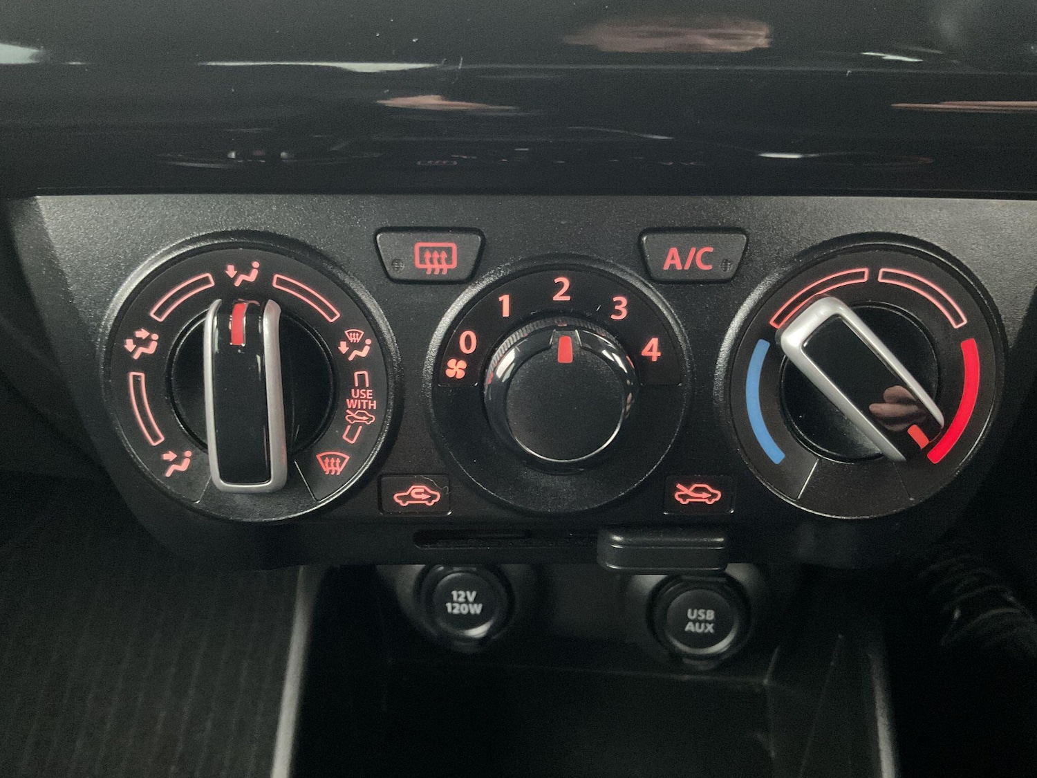 Used Suzuki Swift 2023 for sale - 77440534: Photo 30