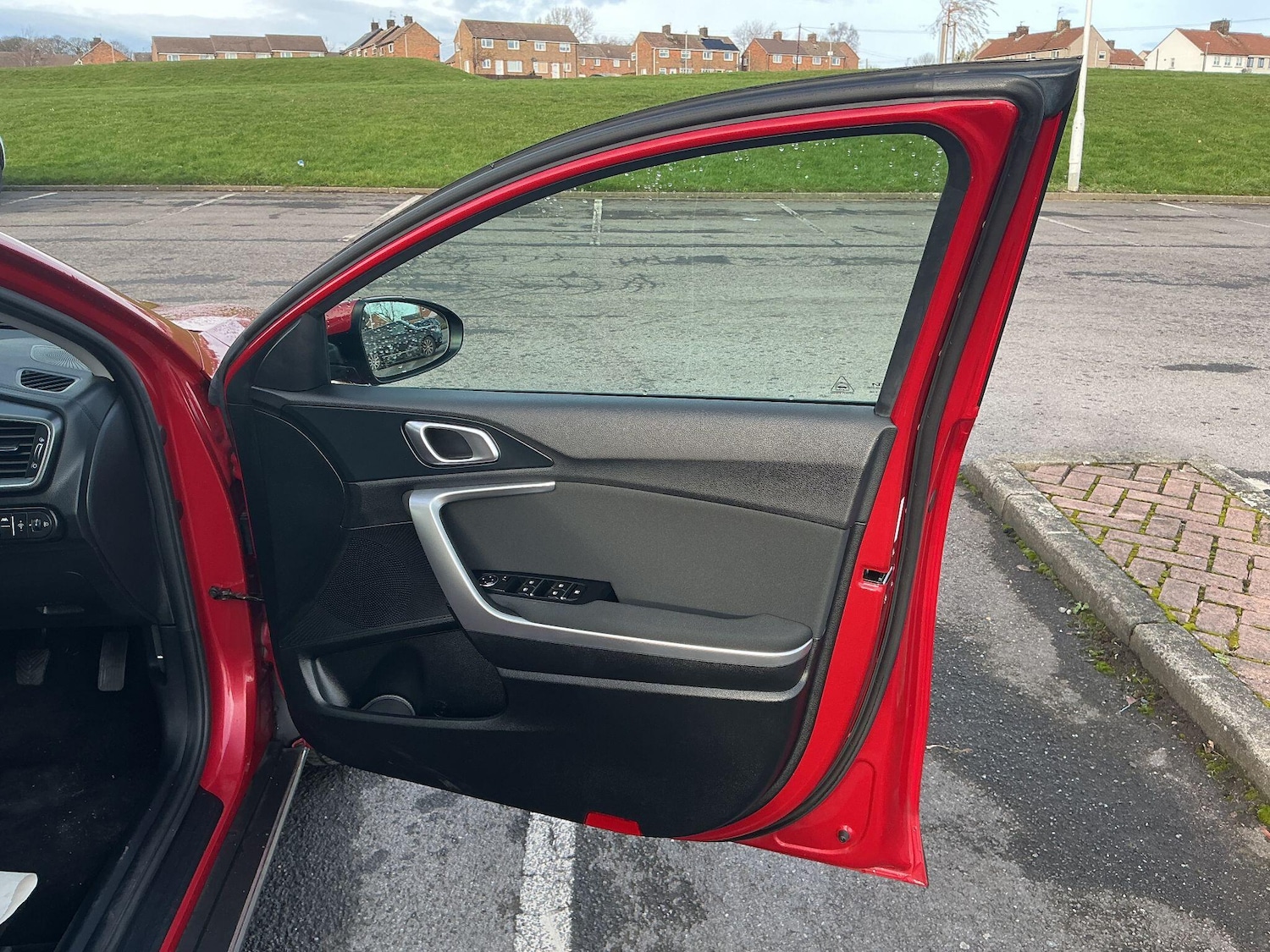 Used Kia XCeed 2023 for sale - 76759324: Photo 30