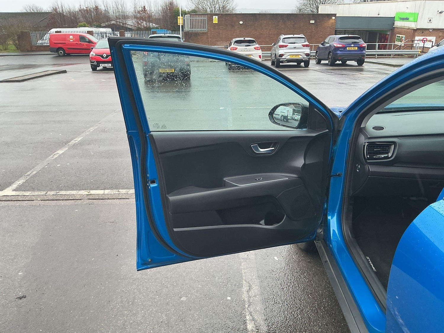 Used Kia Stonic 2024 for sale - 77549320: Photo 23