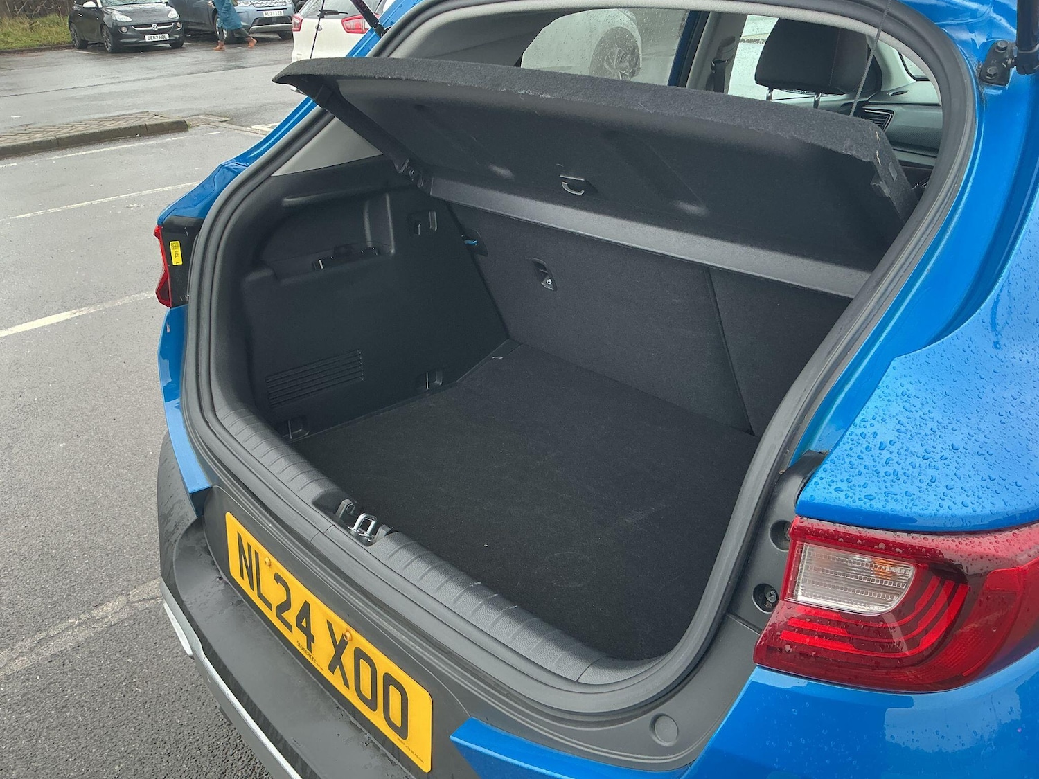 Used Kia Stonic 2024 for sale - 77549320: Photo 35