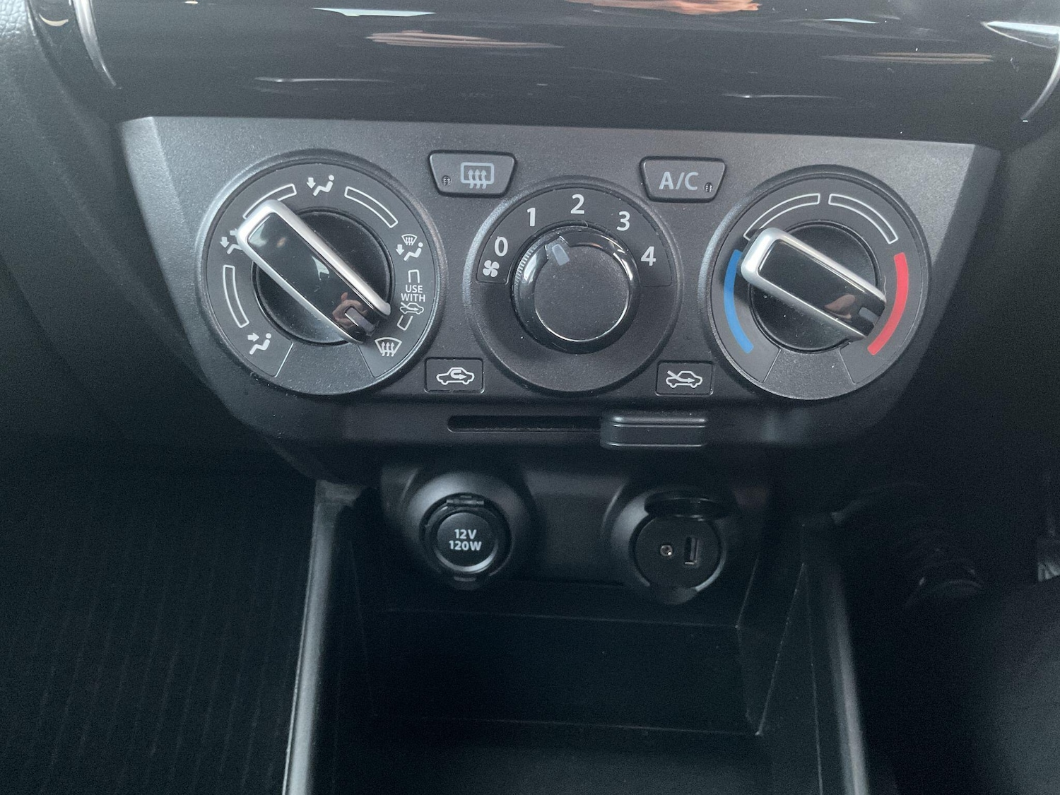 Used Suzuki Swift 2023 for sale - 77202702: Photo 90