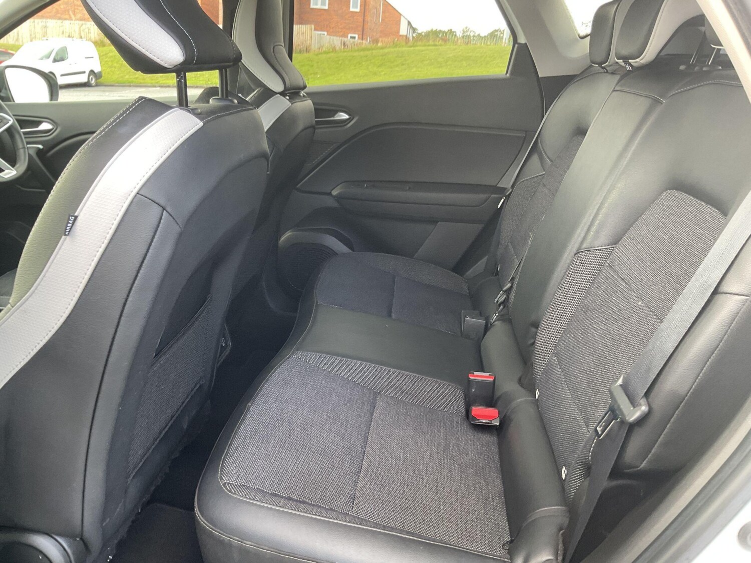 Used Renault Captur 2023 for sale - 76865358: Photo 19