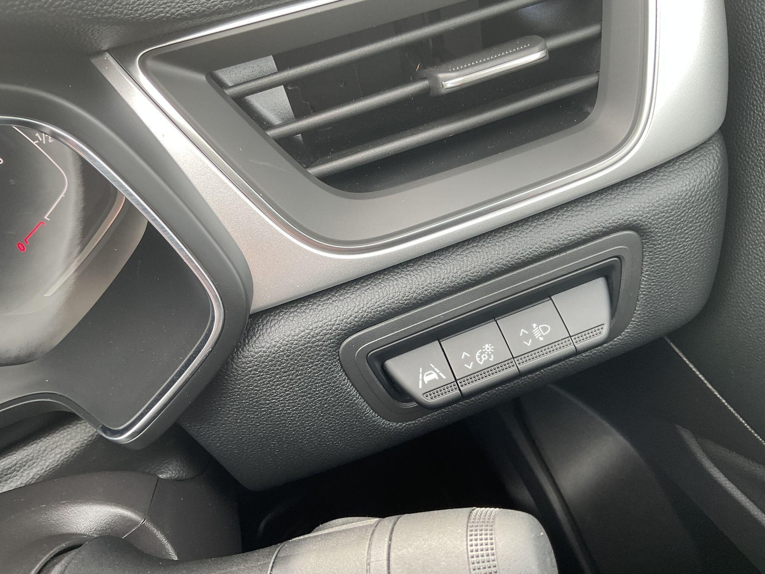 Used Renault Captur 2023 for sale - 76865358: Photo 28