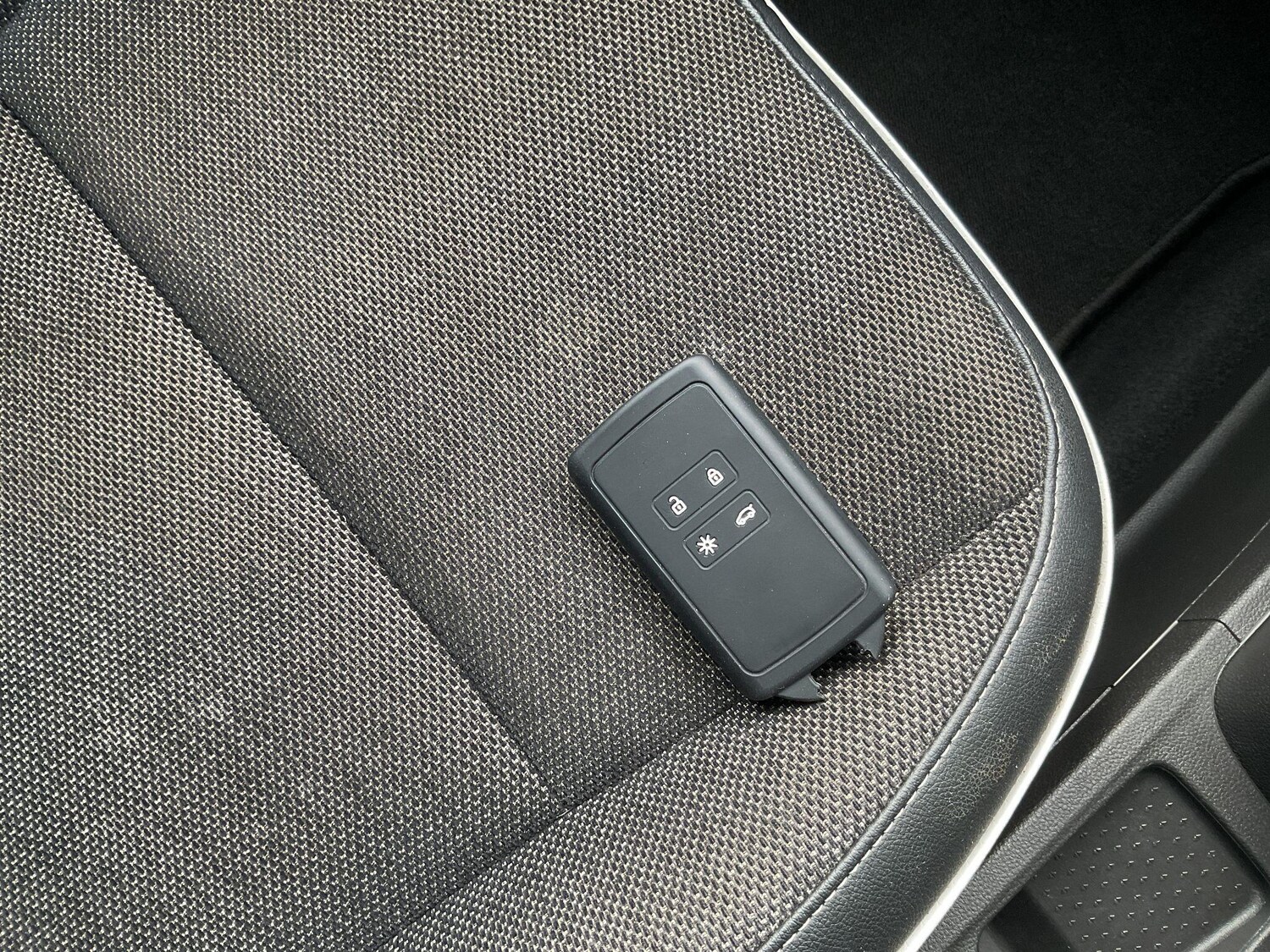 Used Renault Captur 2023 for sale - 76865358: Photo 37