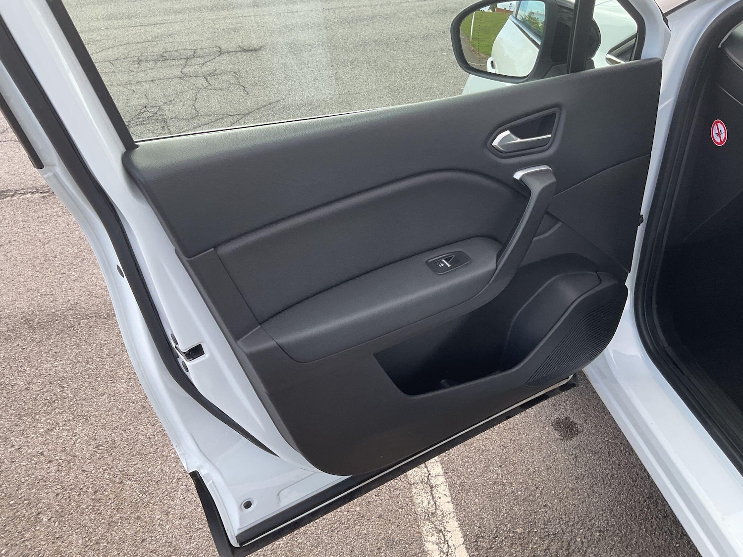 Used Renault Captur 2023 for sale - 76865358: Photo 41