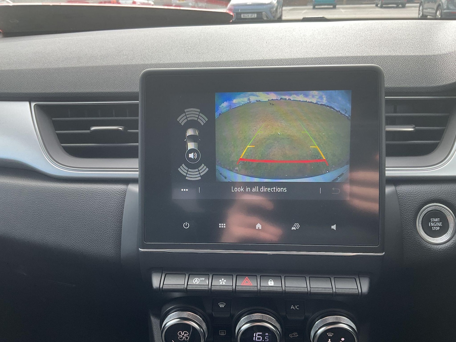 Used Renault Captur 2023 for sale - 76865358: Photo 48