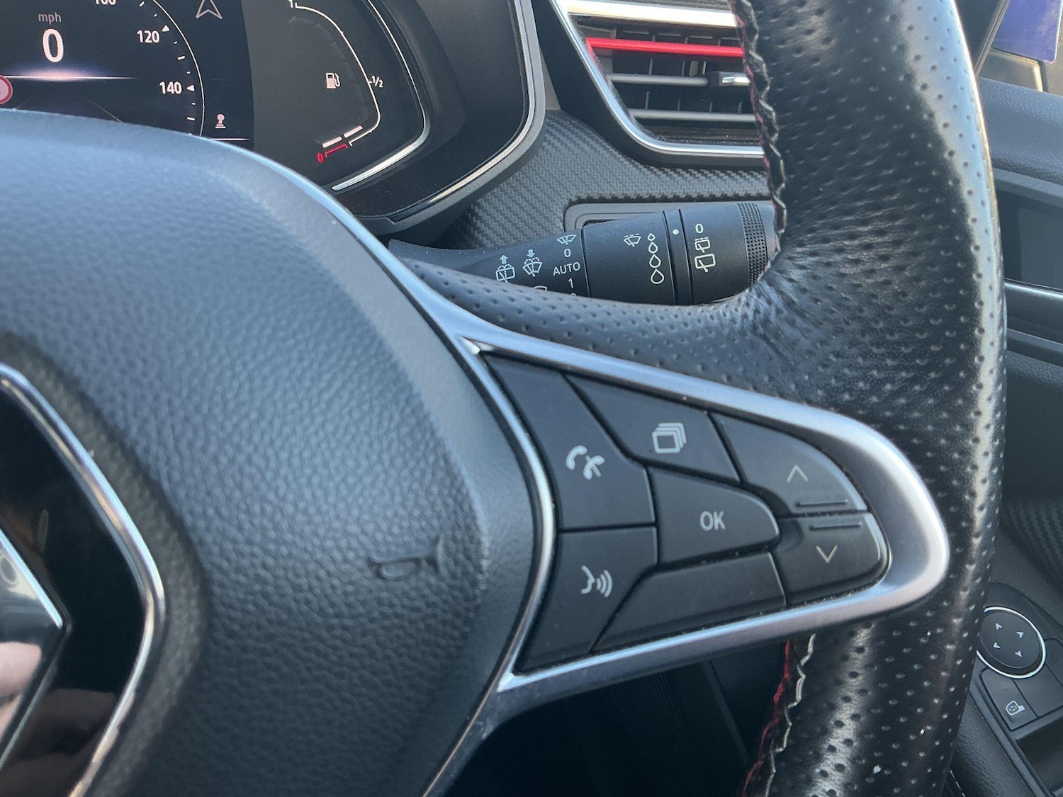 Used Renault Clio 2022 for sale - 76865832: Photo 24