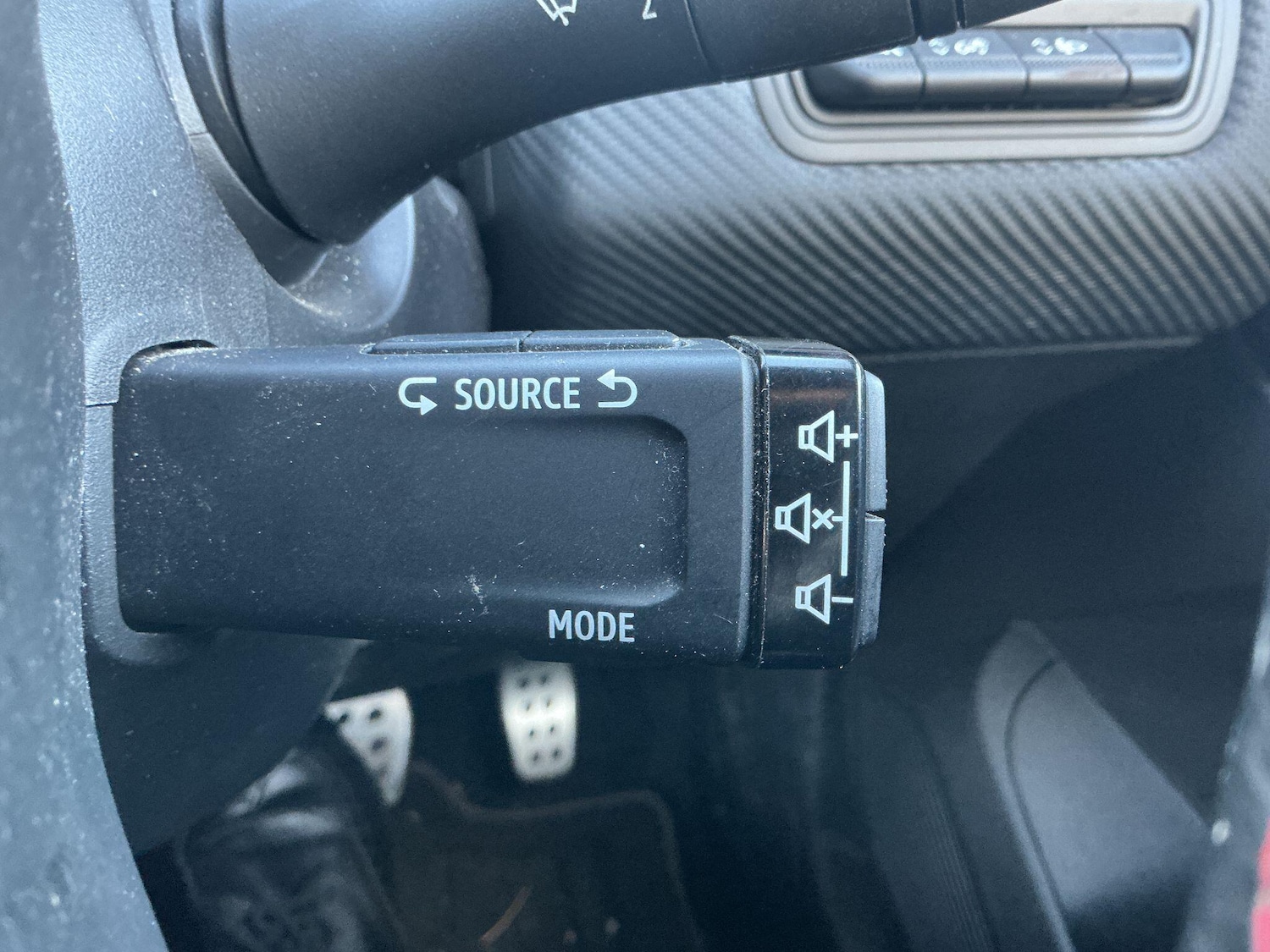 Used Renault Clio 2022 for sale - 76865832: Photo 25