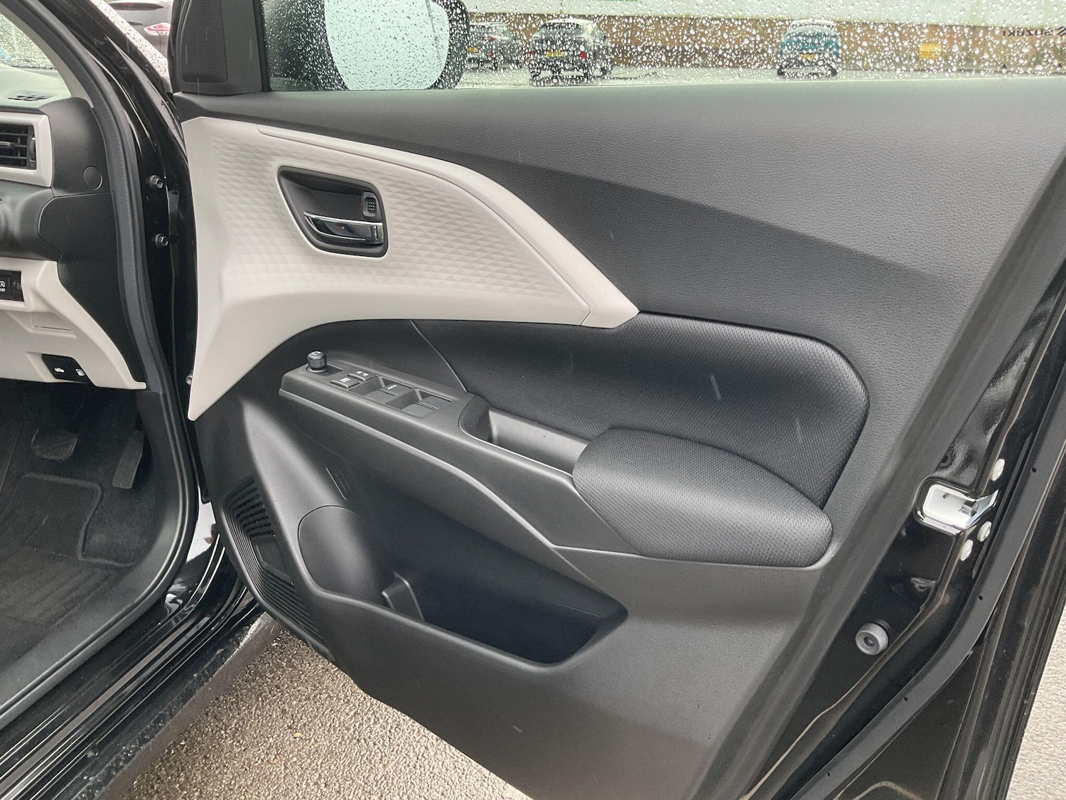 Used Suzuki Swift 2025 for sale - 77550318: Photo 44