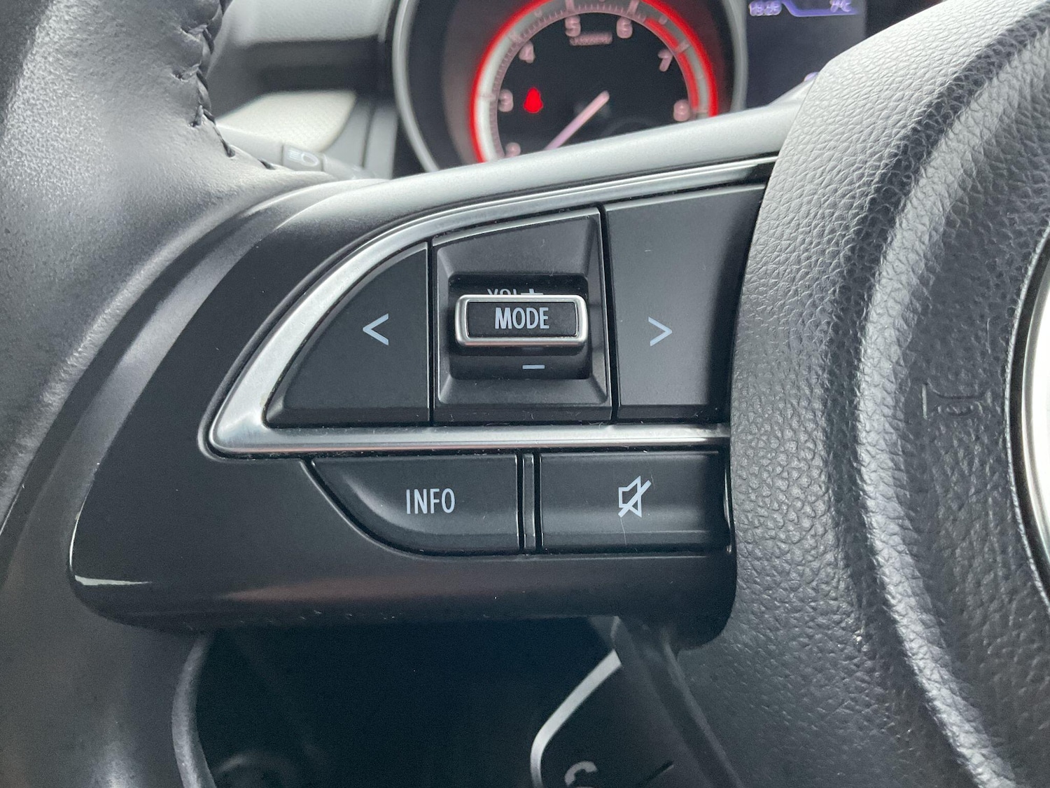 Used Suzuki Swift 2021 for sale - 77440346: Photo 27