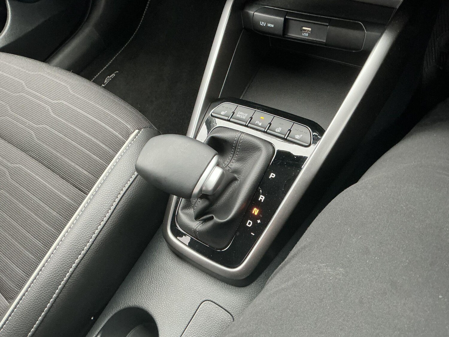 Used Kia Stonic for sale - 77683710: Photo 11