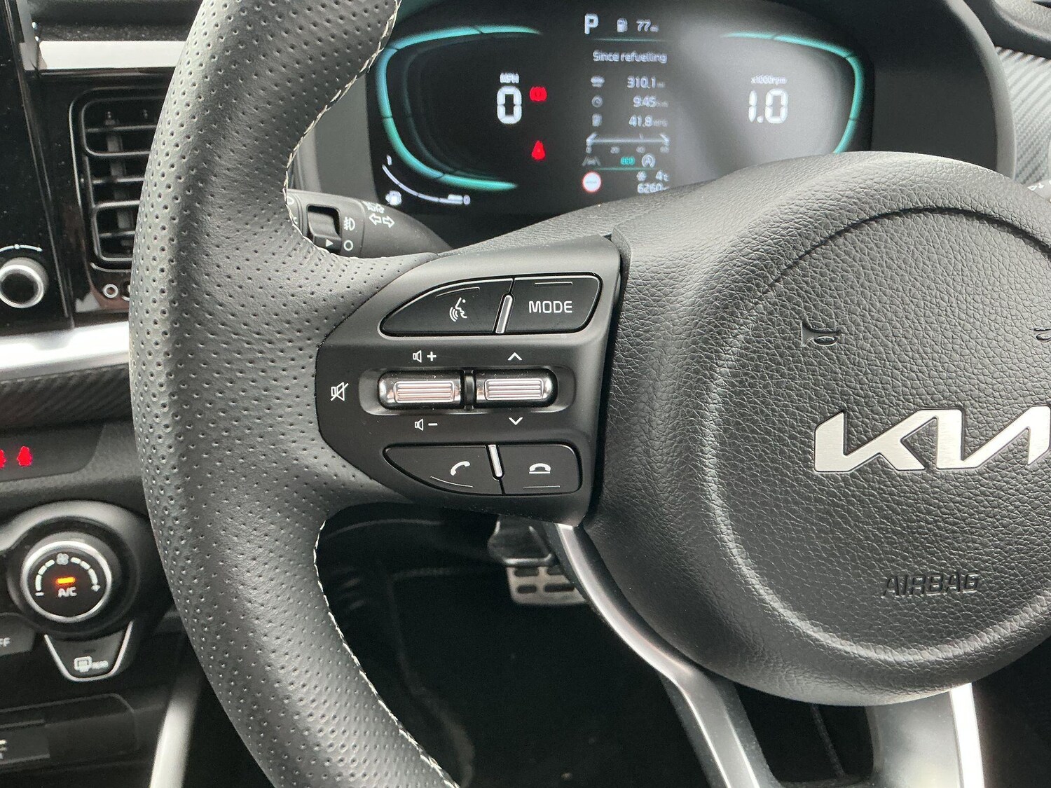 Used Kia Stonic for sale - 77683710: Photo 42