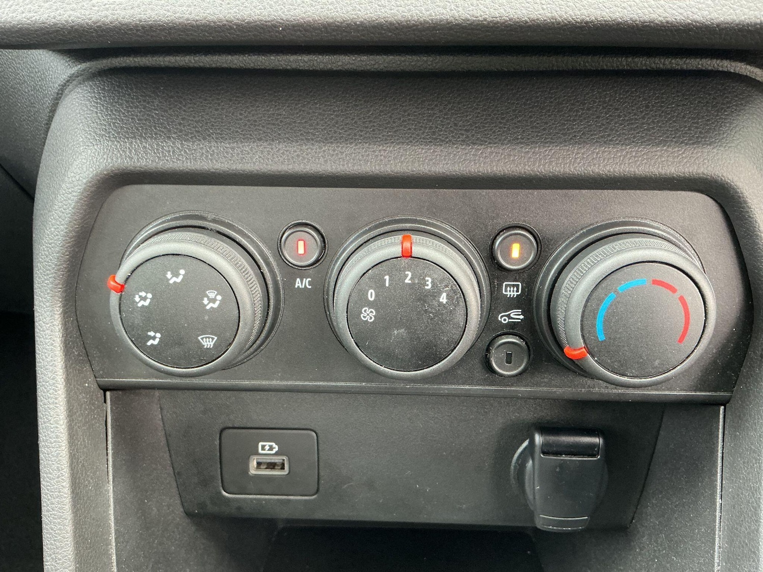 Used Dacia Sandero Stepway 2021 for sale - 77015570: Photo 30