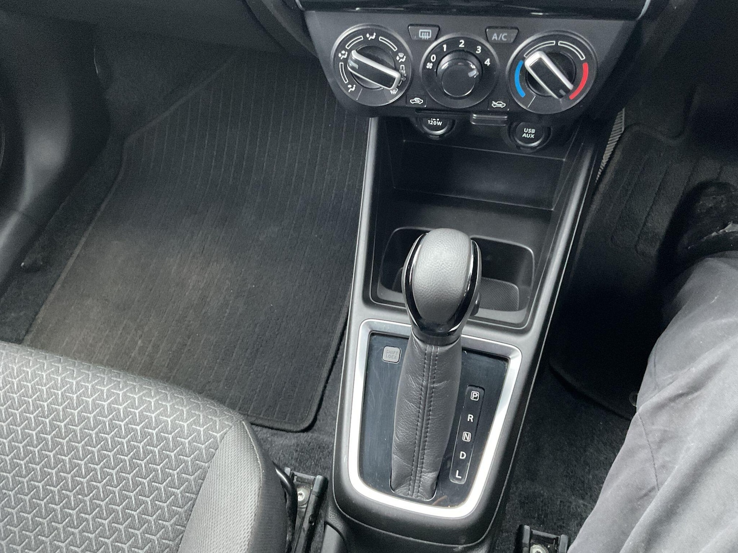 Used Suzuki Swift 2021 for sale - 77376663: Photo 12