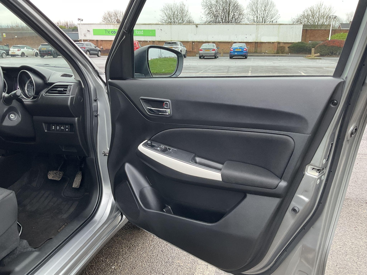 Used Suzuki Swift 2021 for sale - 77376663: Photo 36